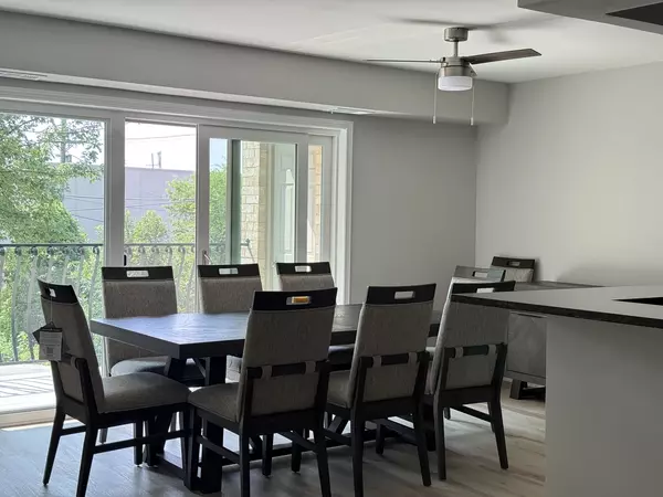 Downers Grove, IL 60515,4401 Pershing Avenue #1N