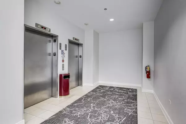 Chicago, IL 60646,6000 N Cicero Avenue #312
