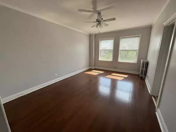 Chicago, IL 60626,6930 N Greenview Avenue #311