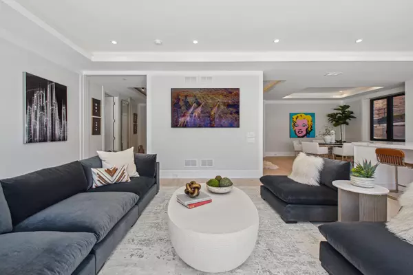 Chicago, IL 60607,116-18 N Willard Court #302