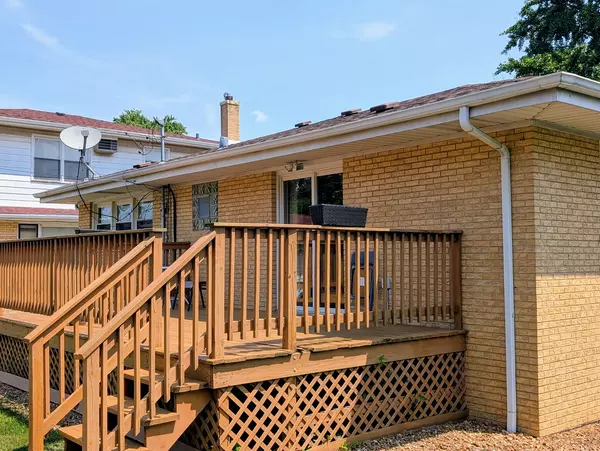 Westchester, IL 60154,3038 BUCKINGHAM Avenue