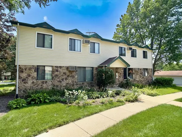 8336 Oak Leaf Drive #1704, Woodridge, IL 60517
