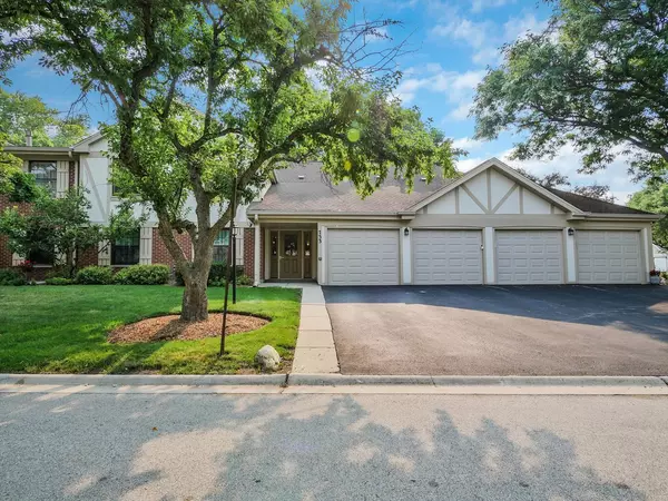 Wheeling, IL 60090,733 Elmwood Lane #C2