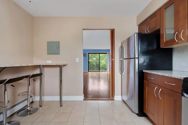 Wheeling, IL 60090,493 McHENRY Road #3B