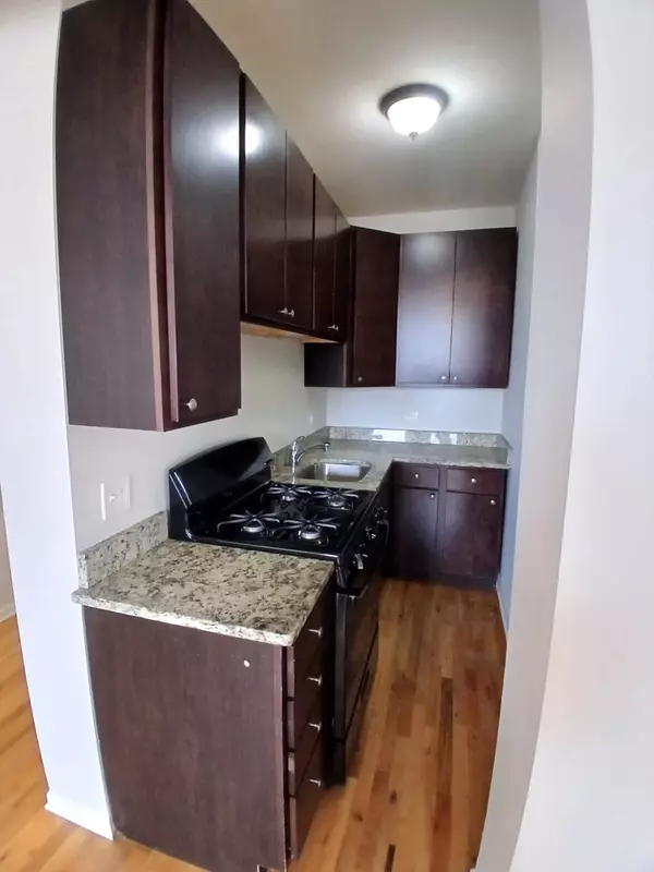 Chicago, IL 60626,7606 N Paulina Street #304