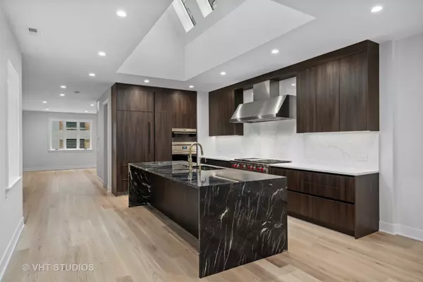Chicago, IL 60607,232 S Green Street #4S
