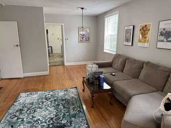 Riverside, IL 60546,116 E Quincy Street #1