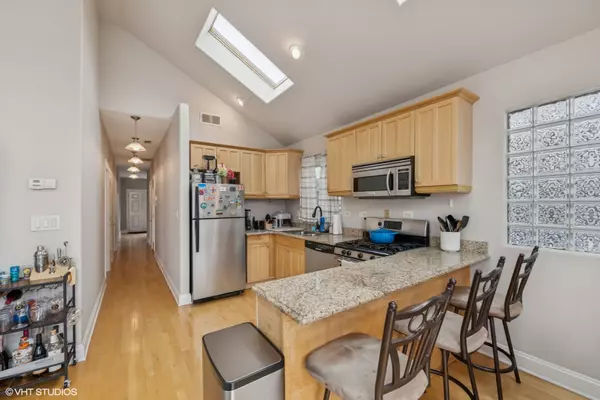 Chicago, IL 60622,710 N Willard Court #3