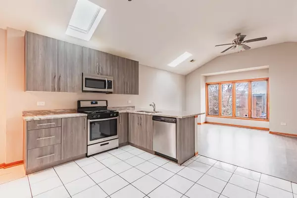 Chicago, IL 60612,2413 W Taylor Street #3