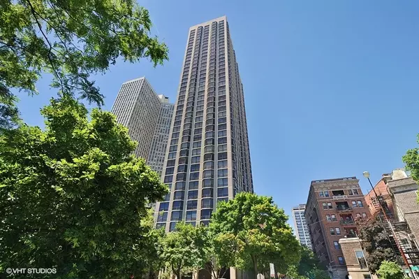 2650 N Lakeview Avenue #1608, Chicago, IL 60614