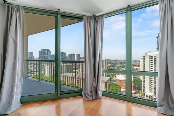 Chicago, IL 60610,111 W Maple Street #1409
