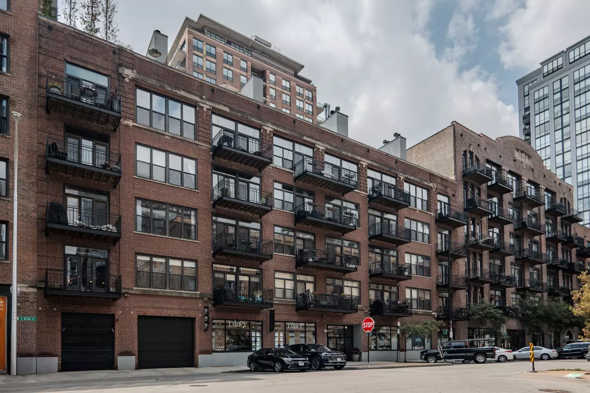 Chicago, IL 60654,375 W ERIE Street #314