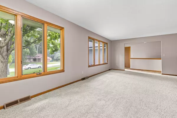 Roscoe, IL 61073,6855 Nestlewood Drive