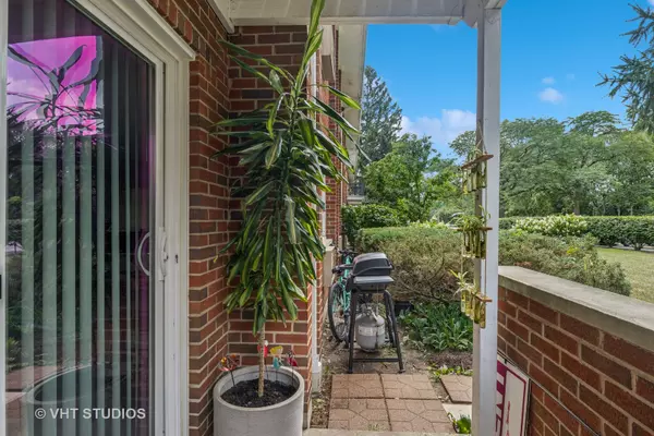 Deerfield, IL 60015,1154 Osterman Avenue #A