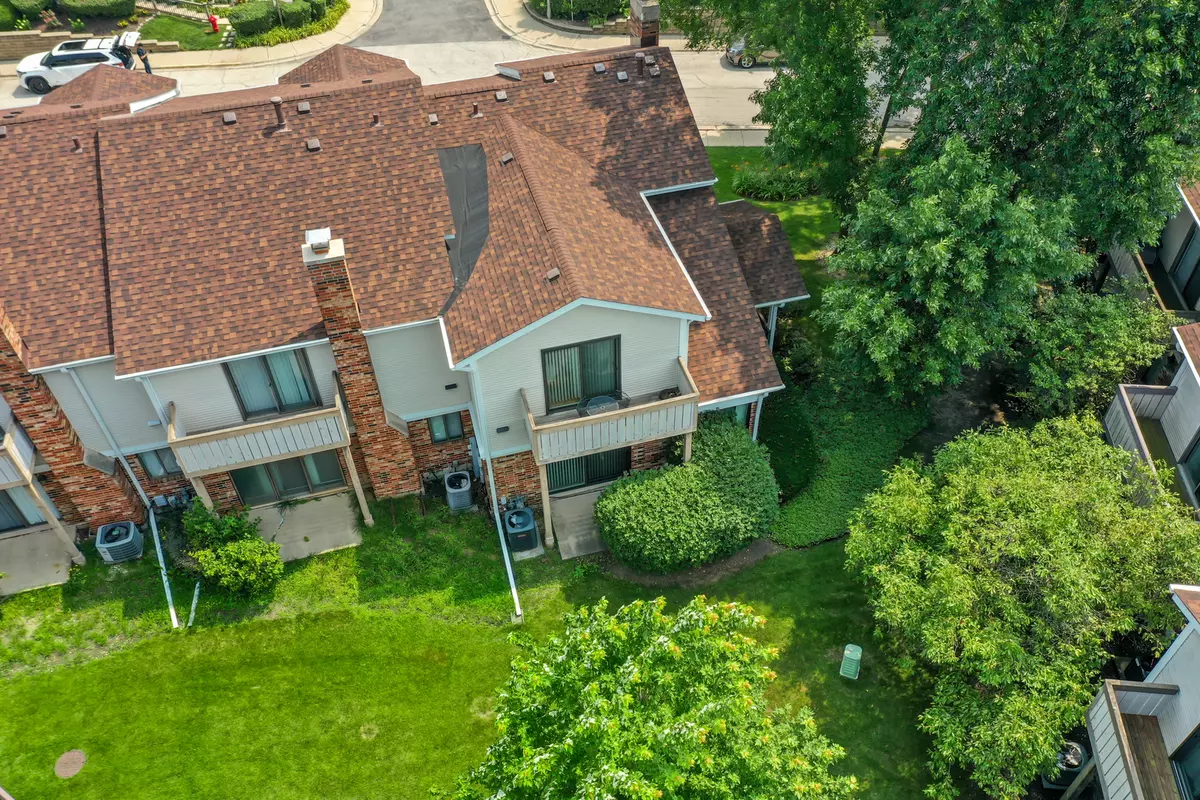 Northbrook, IL 60062,1012 Sussex Drive