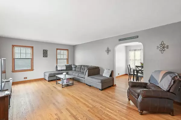 Lansing, IL 60438,18246 Wildwood Avenue