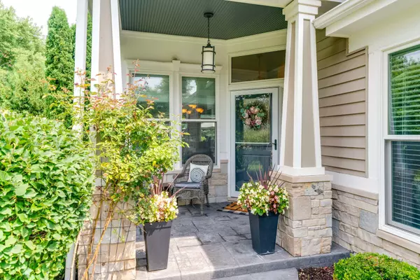 Green Oaks, IL 60048,14436 Greenfield Court