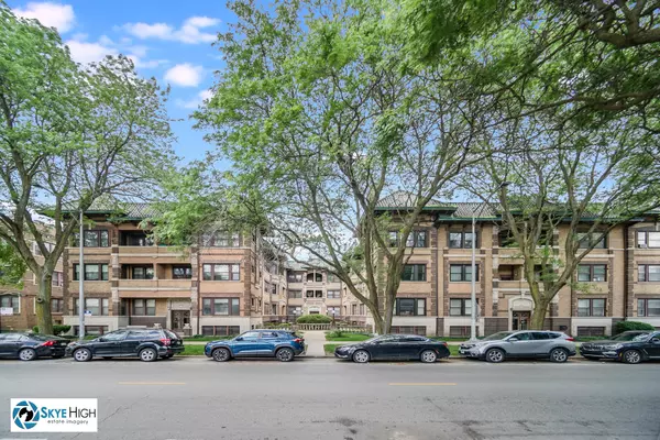 Chicago, IL 60615,945 E Hyde Park Boulevard #2