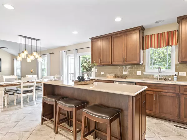 New Lenox, IL 60451,215 Colony Lane