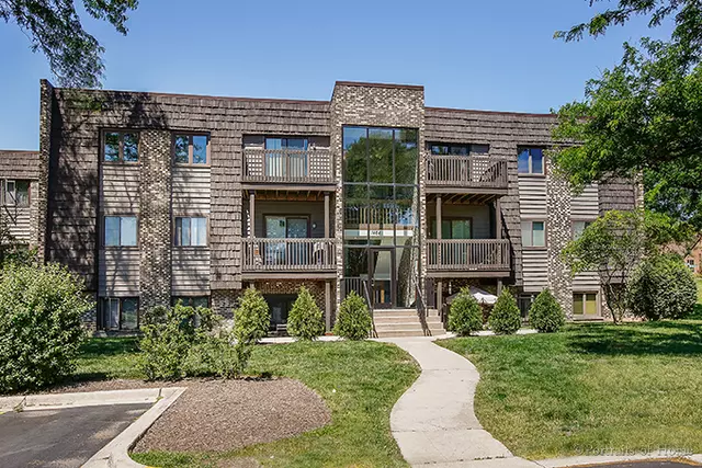 Wheaton, IL 60189,1464 Stonebridge Circle #E3