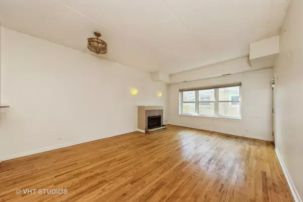 Chicago, IL 60626,7625 N Eastlake Terrace #104