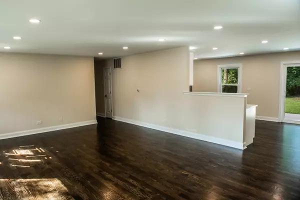 Wheeling, IL 60090,1028 Valley Stream Drive