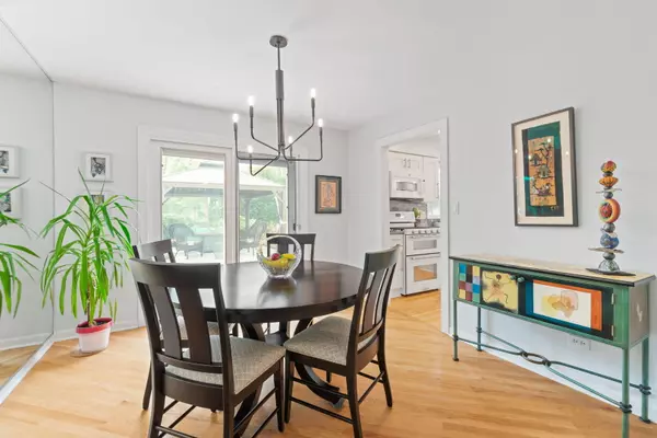 Deerfield, IL 60015,934 Wayne Avenue