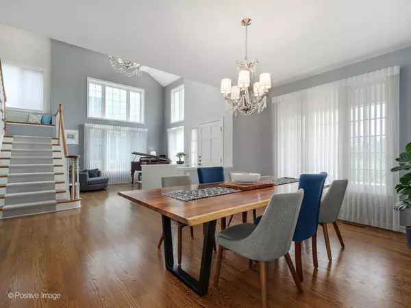 Glenview, IL 60025,1930 Westleigh Drive