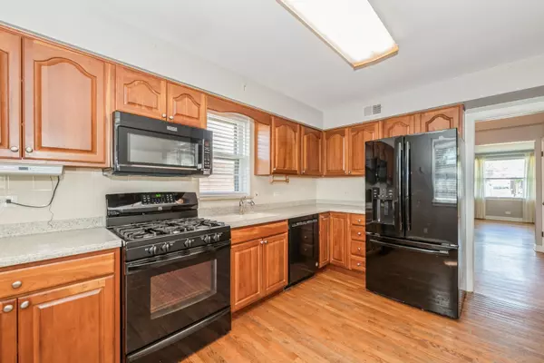 Westchester, IL 60154,1919 Sunnyside Avenue