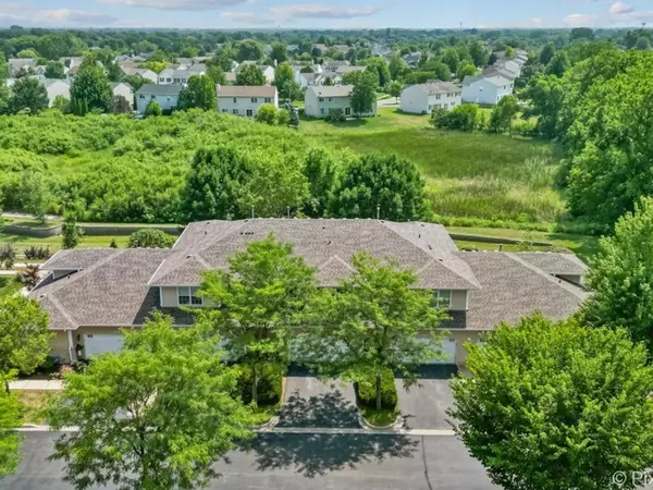 Crystal Lake, IL 60014,1232 Walnut Glen Drive #8C