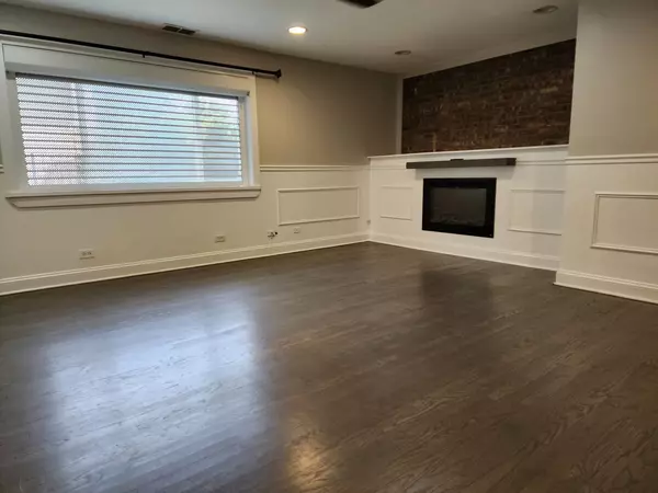 Chicago, IL 60626,1429 W Jarvis Avenue #1B