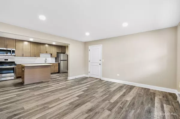 Harwood Heights, IL 60706,7538 W Lawrence Avenue #2NE