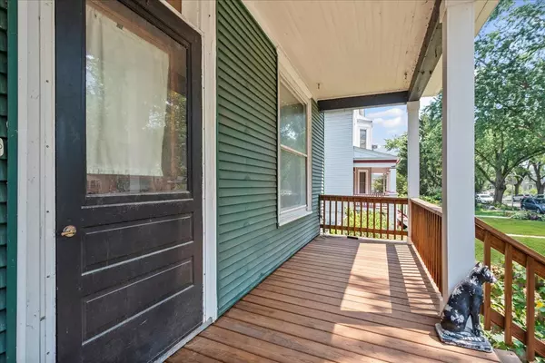 Chicago, IL 60626,1842 W Greenleaf Avenue