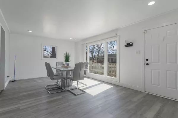Park Forest, IL 60466,4 Well Court
