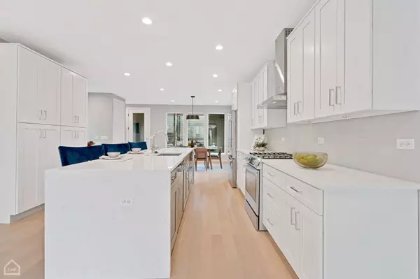 Chicago, IL 60608,1024 W 19th Street #1