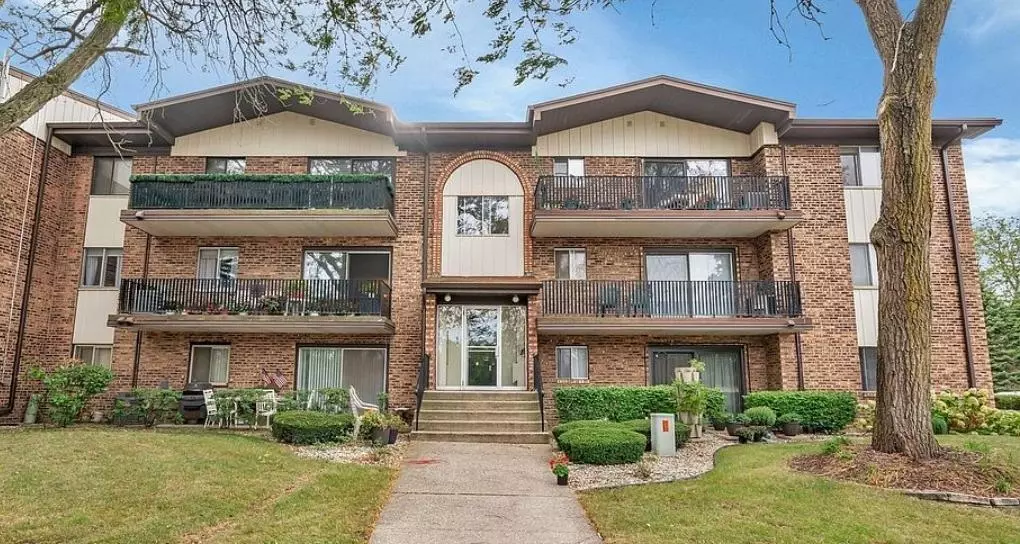 Crestwood, IL 60418,5221 James Lane #1511