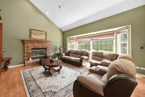 North Aurora, IL 60542,660 Dewig Court