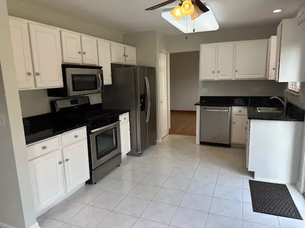 Mundelein, IL 60060,1316 Darnell Drive