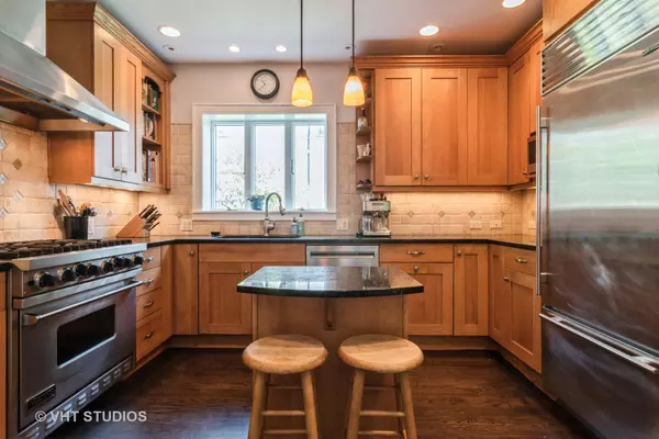Oak Park, IL 60302,807 Fair Oaks Avenue