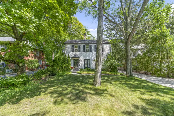 Highland Park, IL 60035,325 Lincolnwood Road