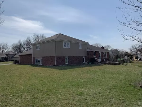 Downers Grove, IL 60516,7213 Bateman Street