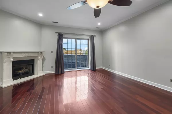 Chicago, IL 60640,4725 N Sheridan Road #4C