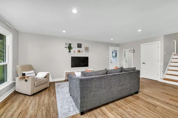 Homewood, IL 60430,2533 Hickory Road