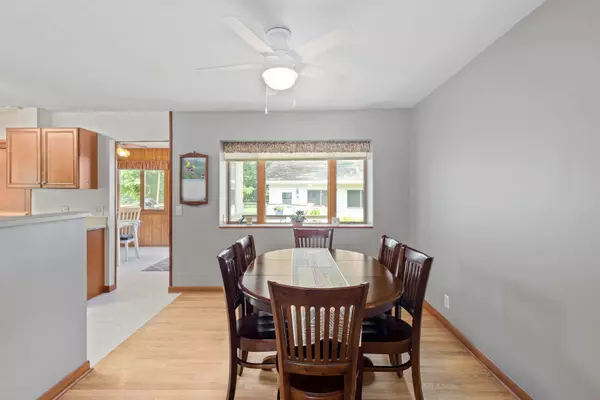 North Aurora, IL 60542,148 N Lincolnway