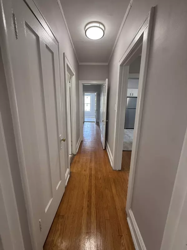 Chicago, IL 60659,6322 N Talman Avenue #2