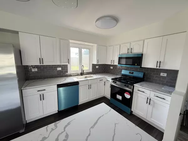 Lombard, IL 60148,829 S School Street