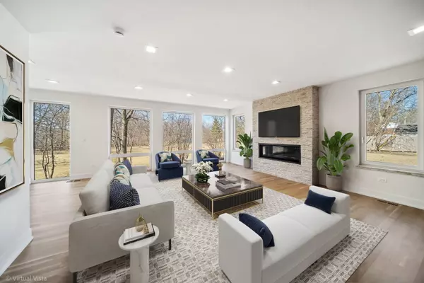 Glenview, IL 60025,1752 MacLean Court