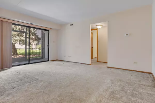 Crestwood, IL 60418,13300 W Circle Drive Parkway #201