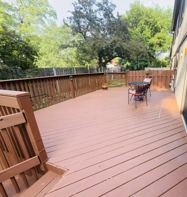 Wheeling, IL 60090,325 Shadowbend Drive