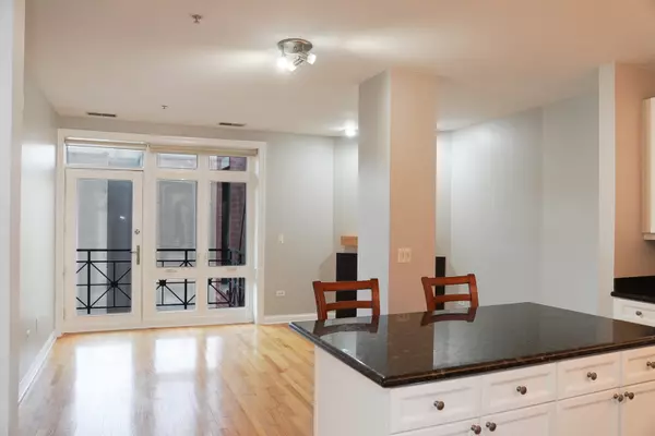 Chicago, IL 60610,1444 N Orleans Street #6E